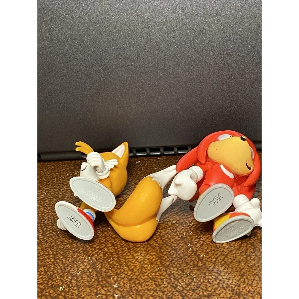 Sega TOMY Sonic The Hedgehog loose Action Figures Knuckles & Tails 2